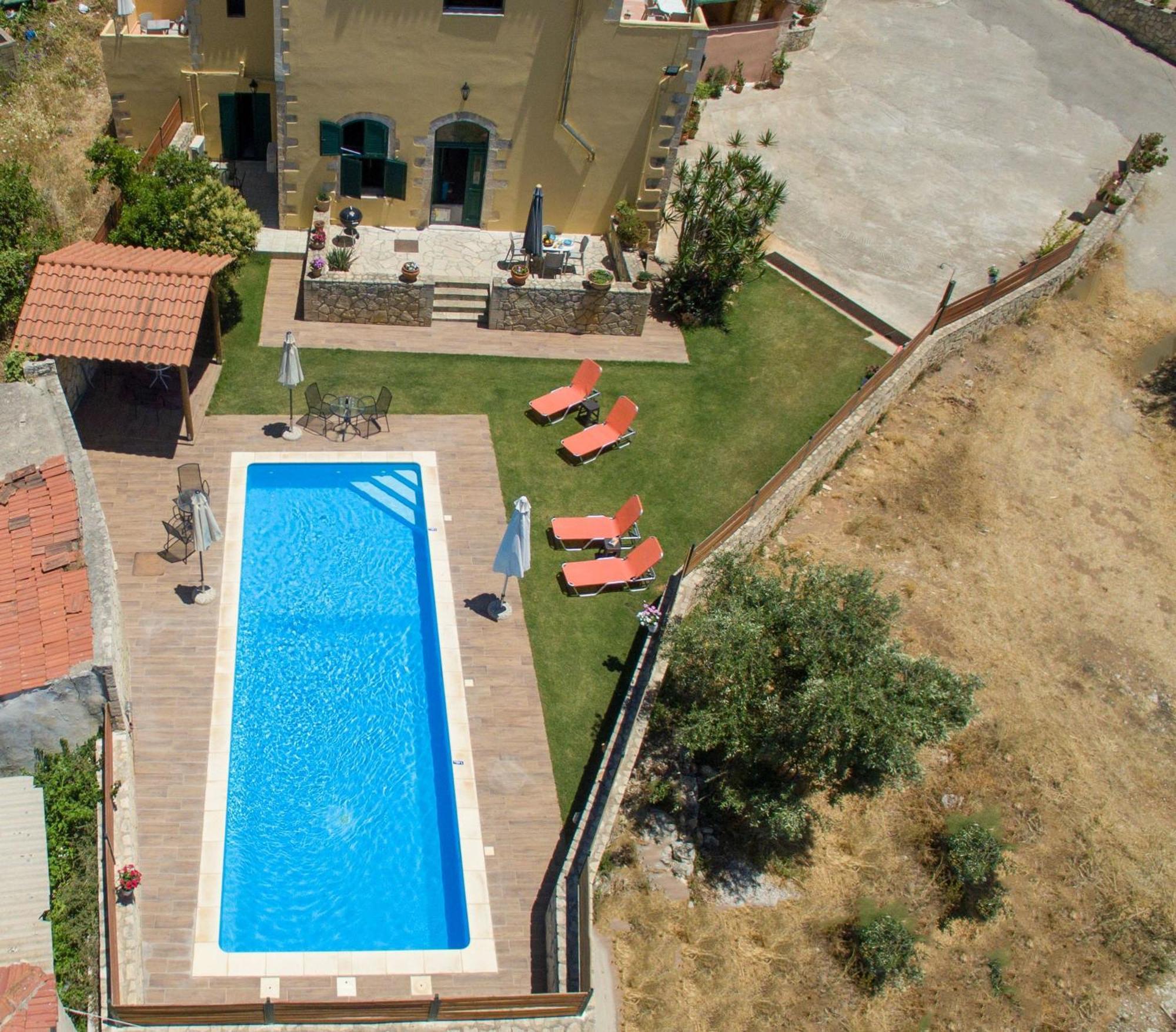 Skandalis Apartments With Pool Хорафакия Экстерьер фото
